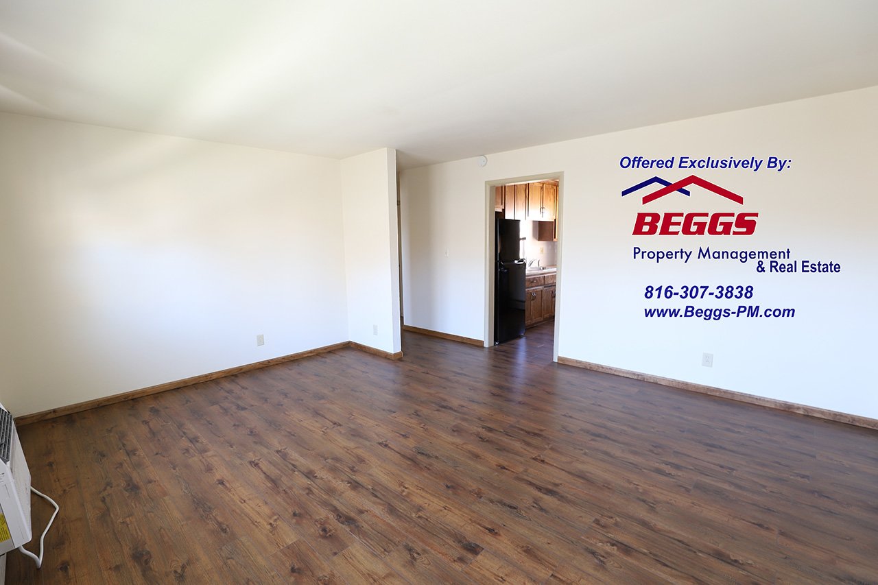 Liberty- 2BR/1BA Apt- Water, Gas, Trash Paid property image