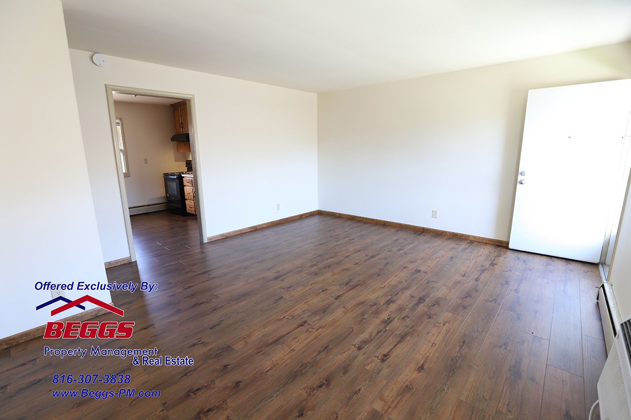 Liberty- 2BR/1BA Apt- Water, Gas, Trash Paid property image