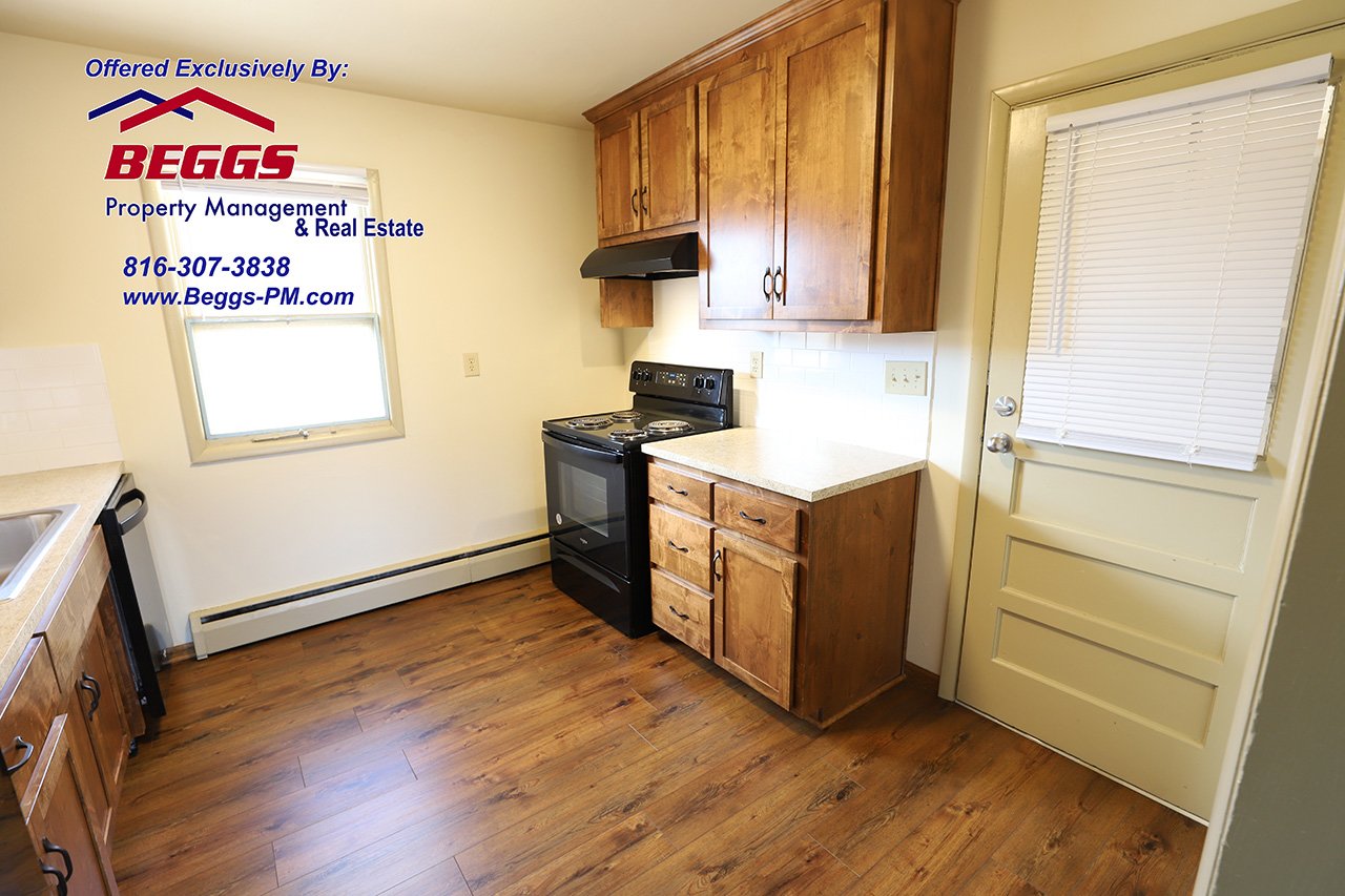 Liberty- 2BR/1BA Apt- Water, Gas, Trash Paid property image