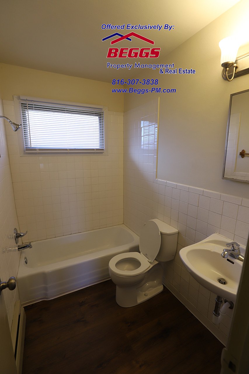 Liberty- 2BR/1BA Apt- Water, Gas, Trash Paid property image