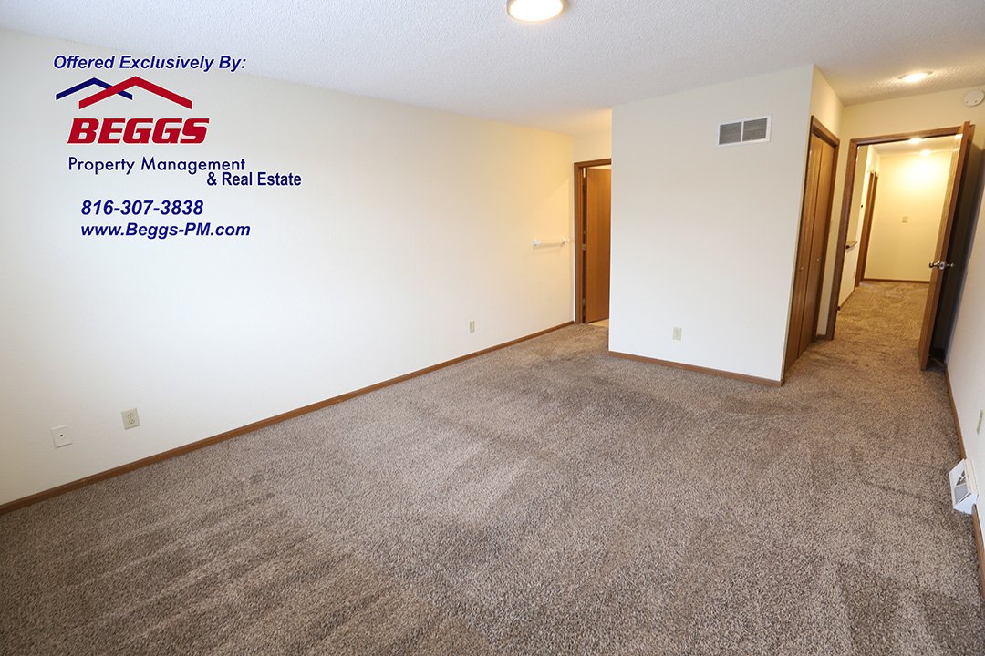 213 Dains 3BR/ 2.5BA Duplex Liberty property image