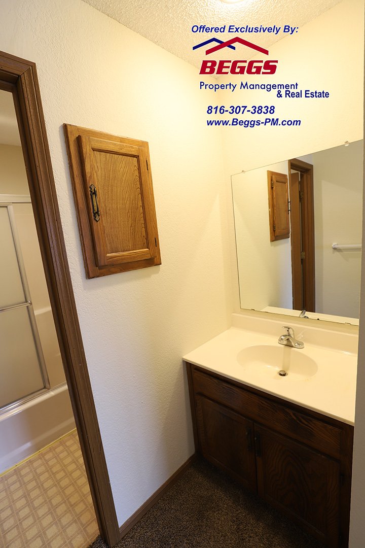 213 Dains 3BR/ 2.5BA Duplex Liberty property image