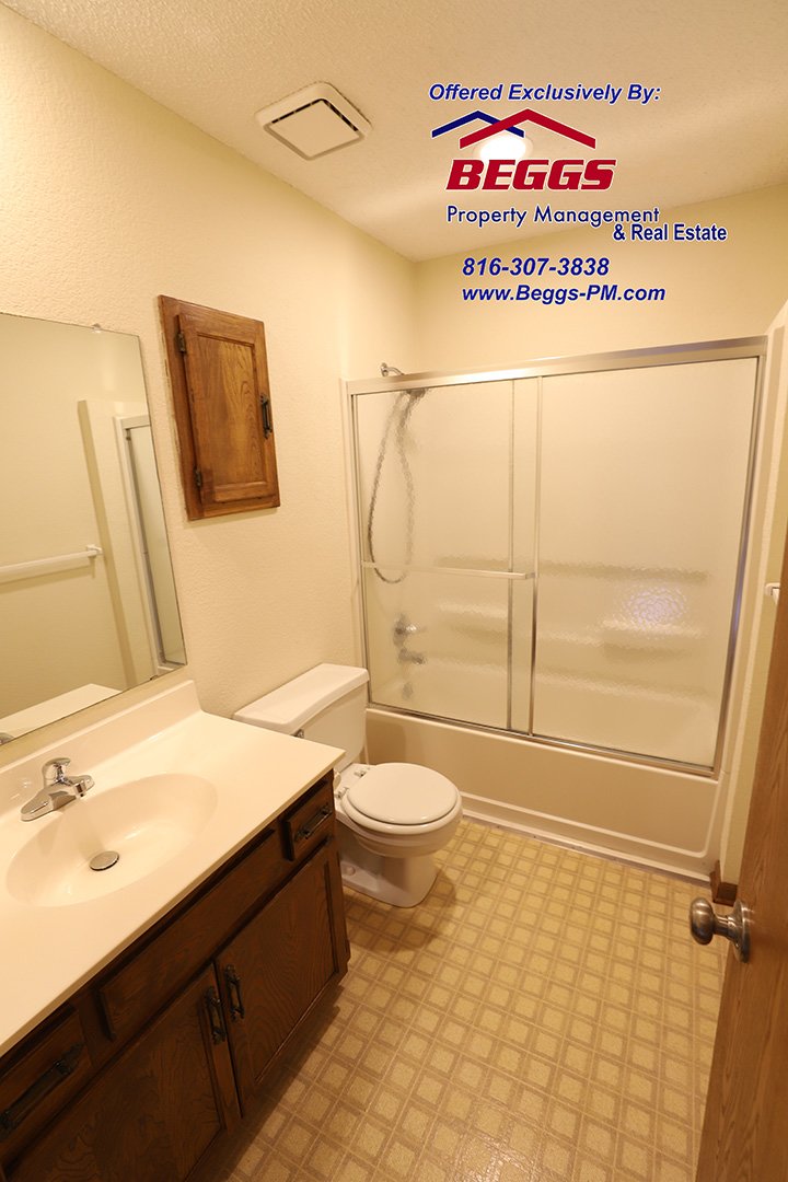 213 Dains 3BR/ 2.5BA Duplex Liberty property image