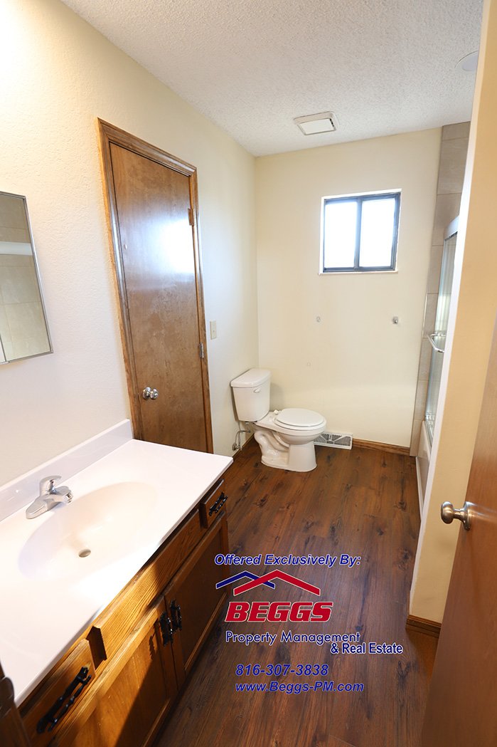 Charming 2-Bedroom Duplex for Rent in Liberty property image