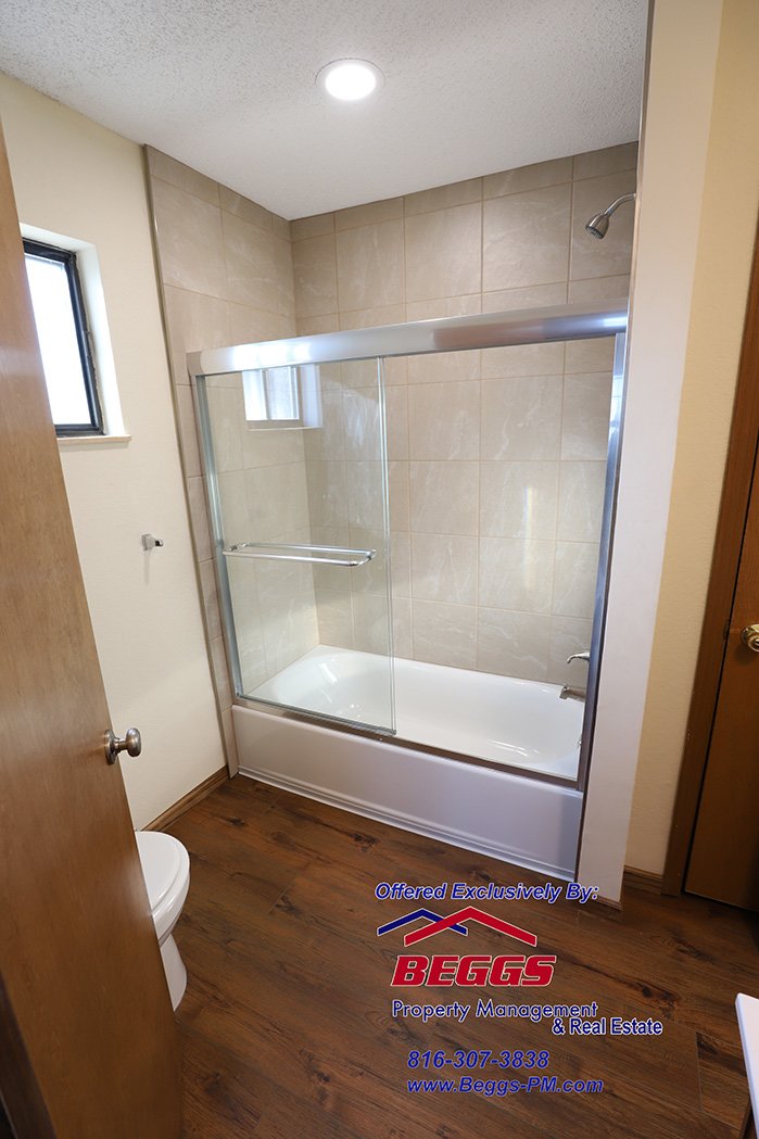 Charming 2-Bedroom Duplex for Rent in Liberty property image