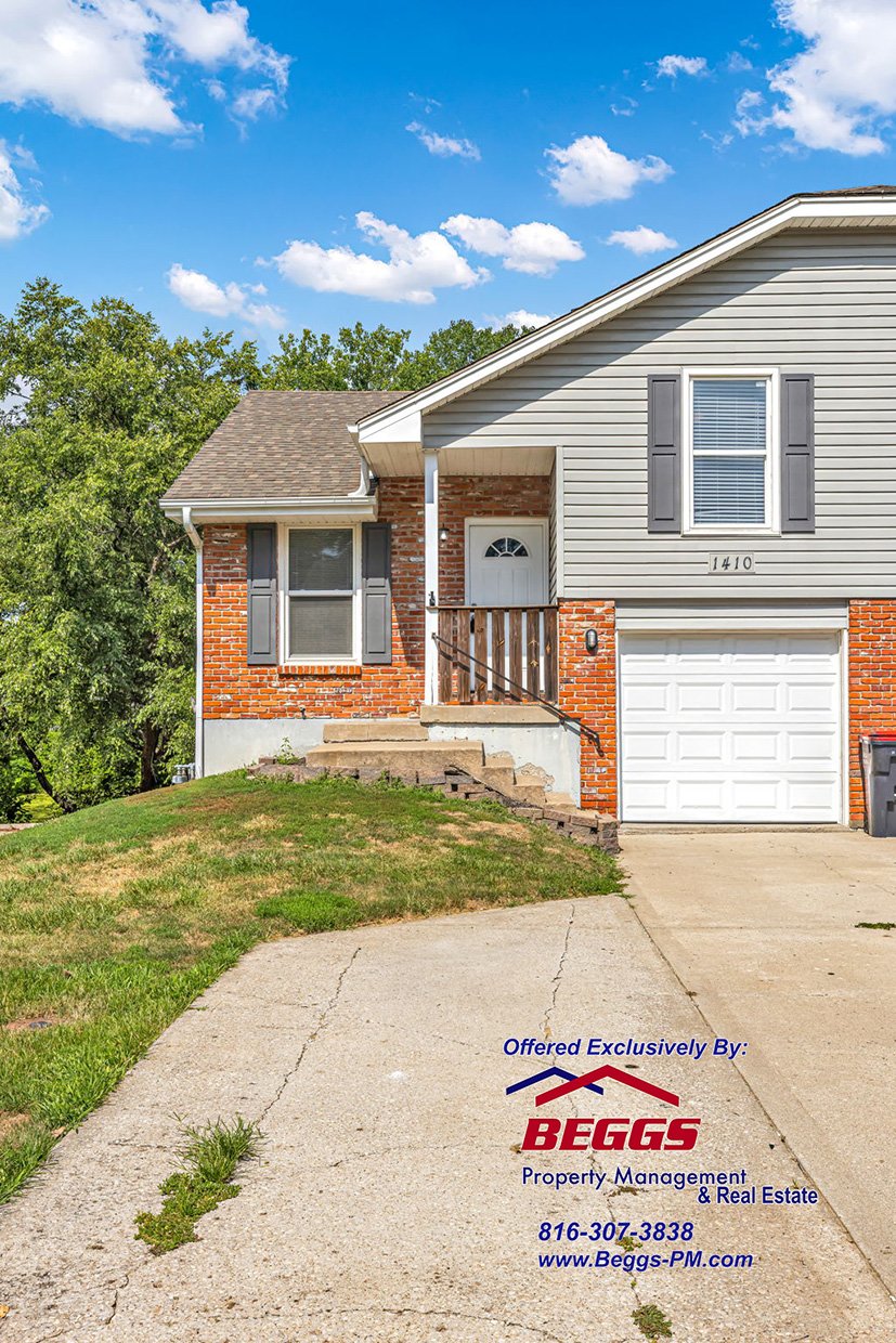 1410 Laurel- Kearney- 4BR 2BA  Duplex property image